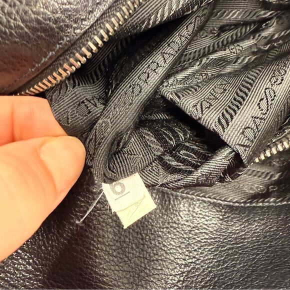 Prada Black Nylon Tessuto Easy Shoulder Bag Vintage Y2K Buckle Silver - Picture 15 of 15